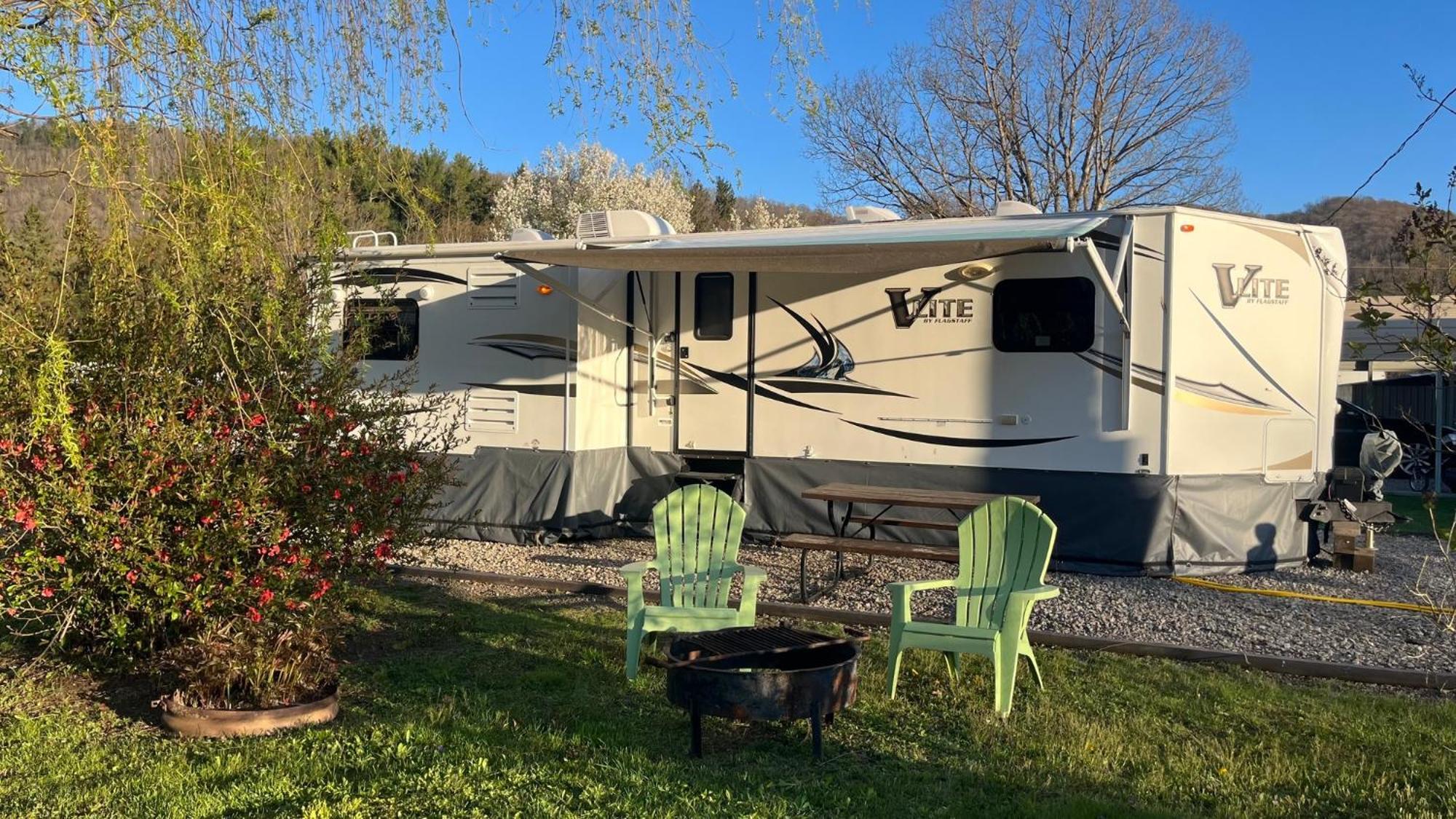 Route 6 Campground Gaines Eksteriør bilde